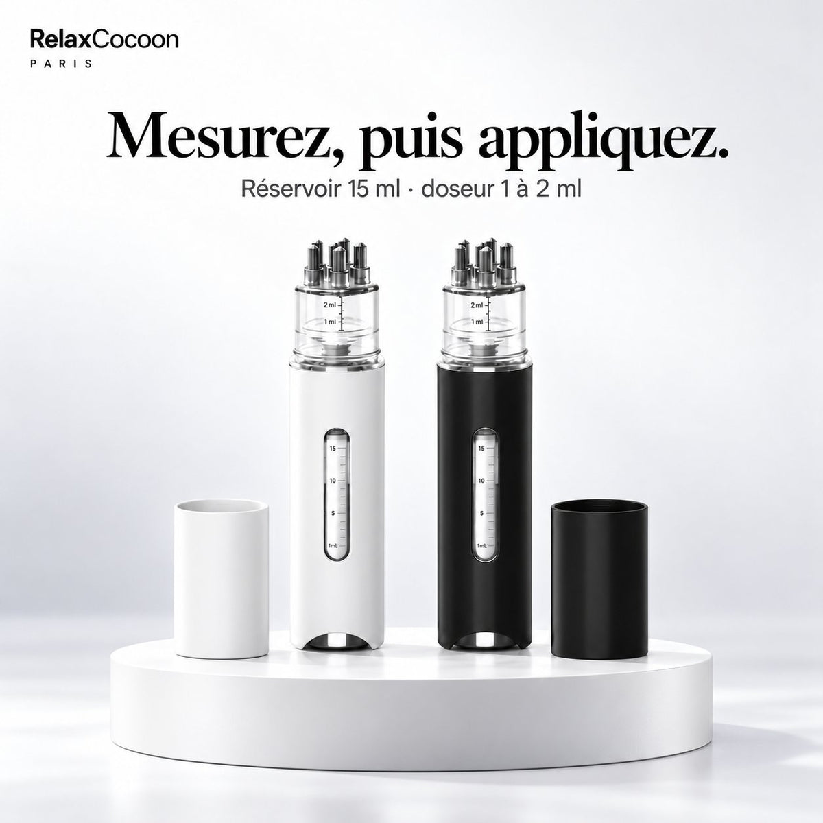 Applicateur Cocoon noir ou blanc, réservoir 15 ml et petit doseur de 1 à 2 ml.