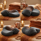 Coussin cervical chauffant RelaxCocoon gris et marron avec picots de massage sur une couverture en maille texturée